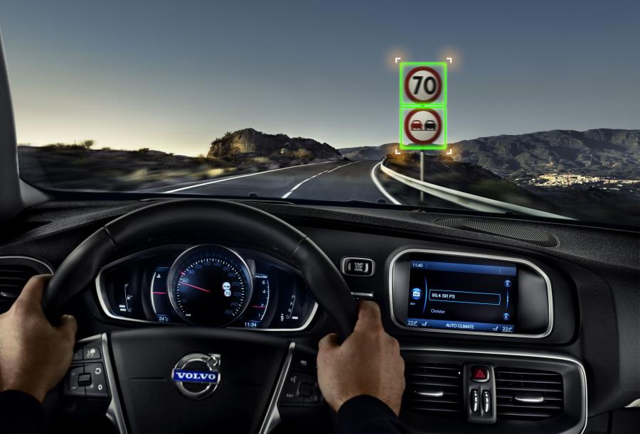  Volvo V40 2012 года  (фото 102 из 183)